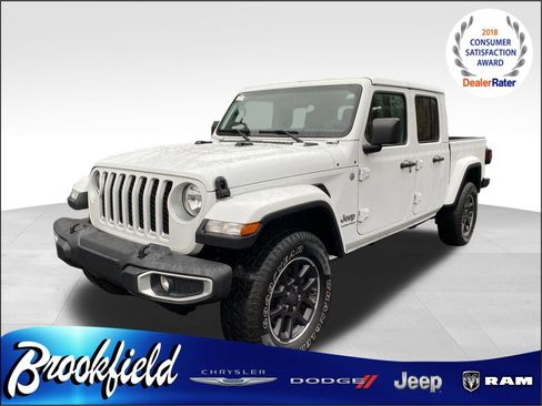 Used 2023 Jeep Gladiator Overland image 3