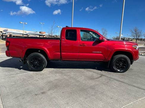 Used 2022 Toyota Tacoma SR5 image 9