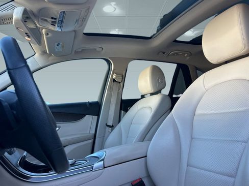 Used 2019 Mercedes-Benz GLC 300 4MATIC image 16