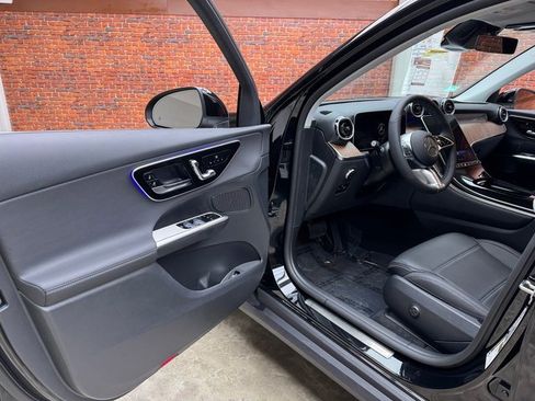 New 2025 Mercedes-Benz GLC 350e 4MATIC image 9