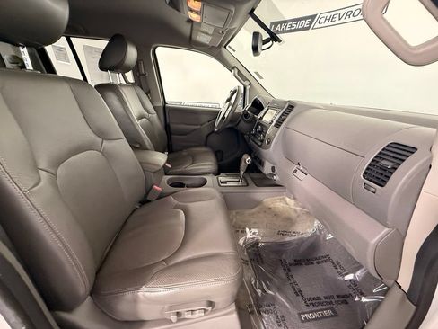 Used 2015 Nissan Frontier SL AWD/4WD image 21