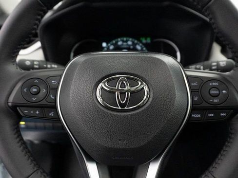 Used 2025 Toyota RAV4 XLE Premium image 22