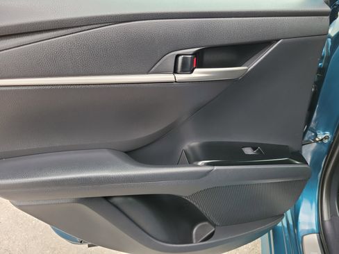 Used 2025 Toyota Camry SE FWD image 27