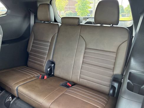 New 2026 GMC Acadia Denali Ultimate w/ LPO, Floor Liner Package AWD/4WD image 43