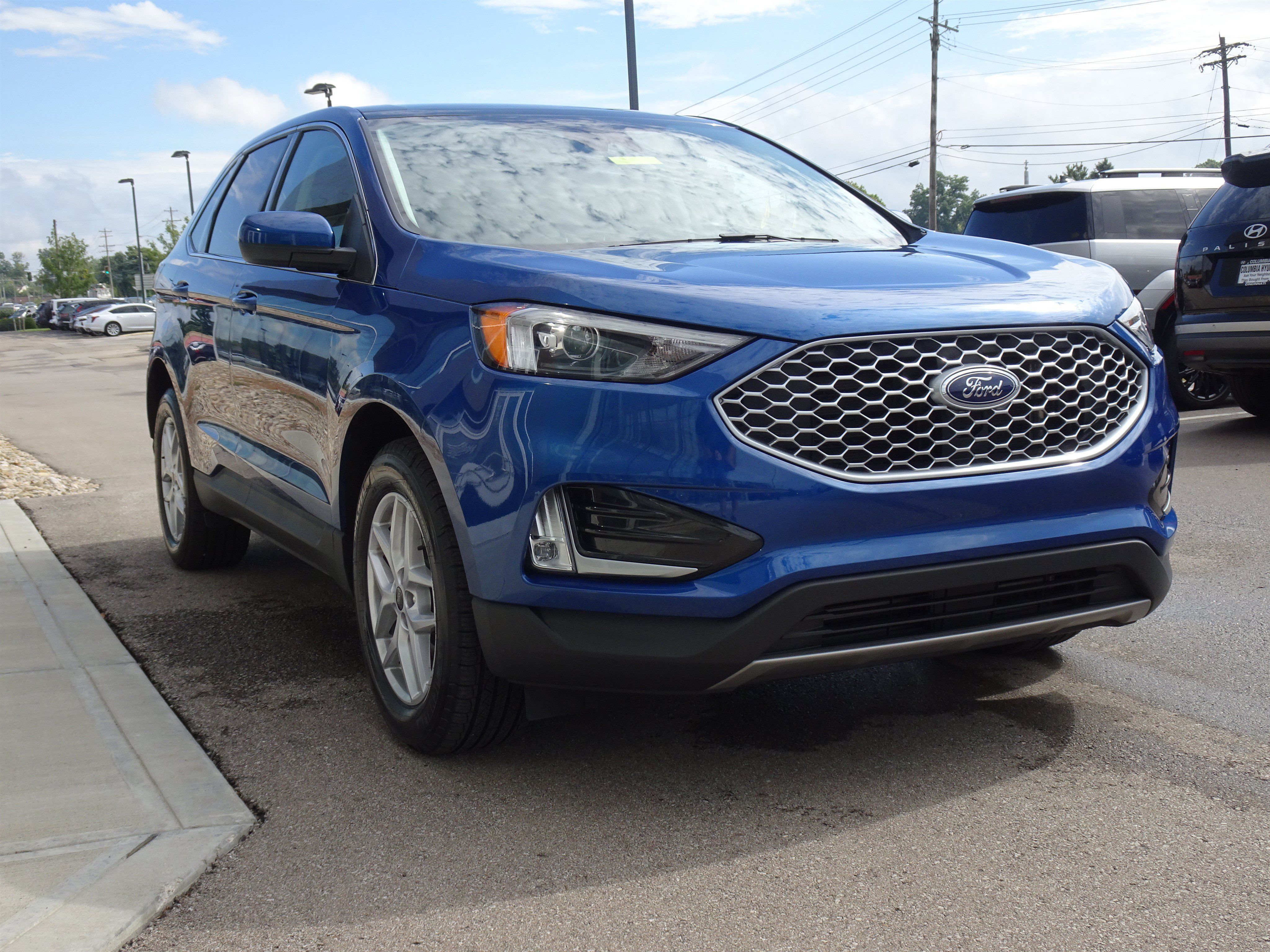Used 2024 Ford Edge SEL w/ Convenience Package AWD/4WD image 6