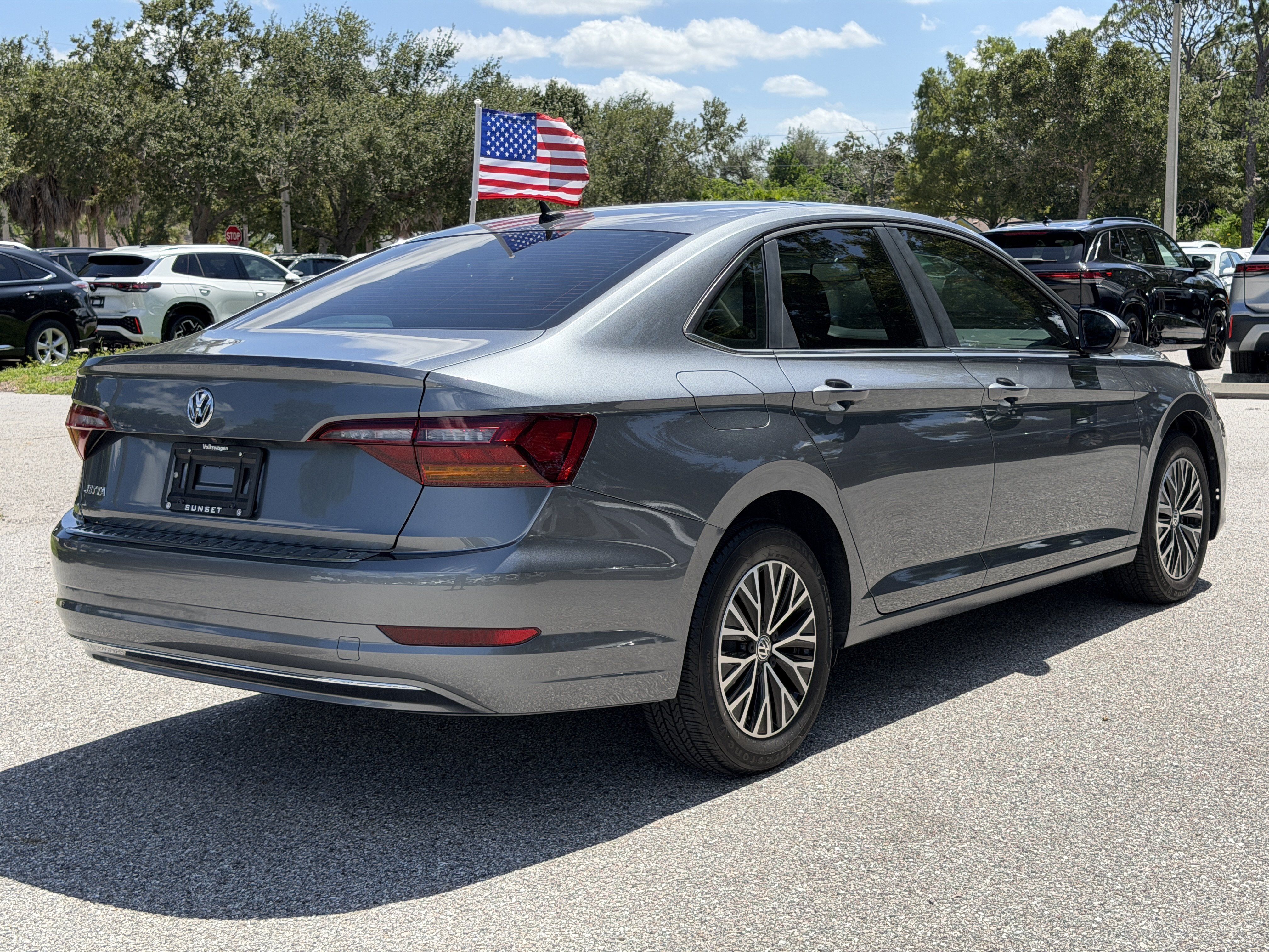 Used 2019 Volkswagen Jetta SE w/ Cold Weather Package FWD image 7
