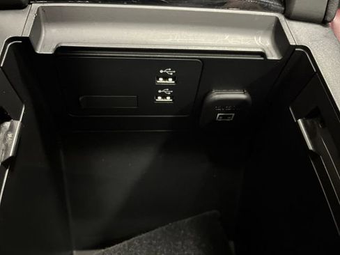 Used 2023 MAZDA MAZDA3 s image 22