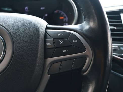 Used 2020 Jeep Grand Cherokee Limited AWD/4WD image 14