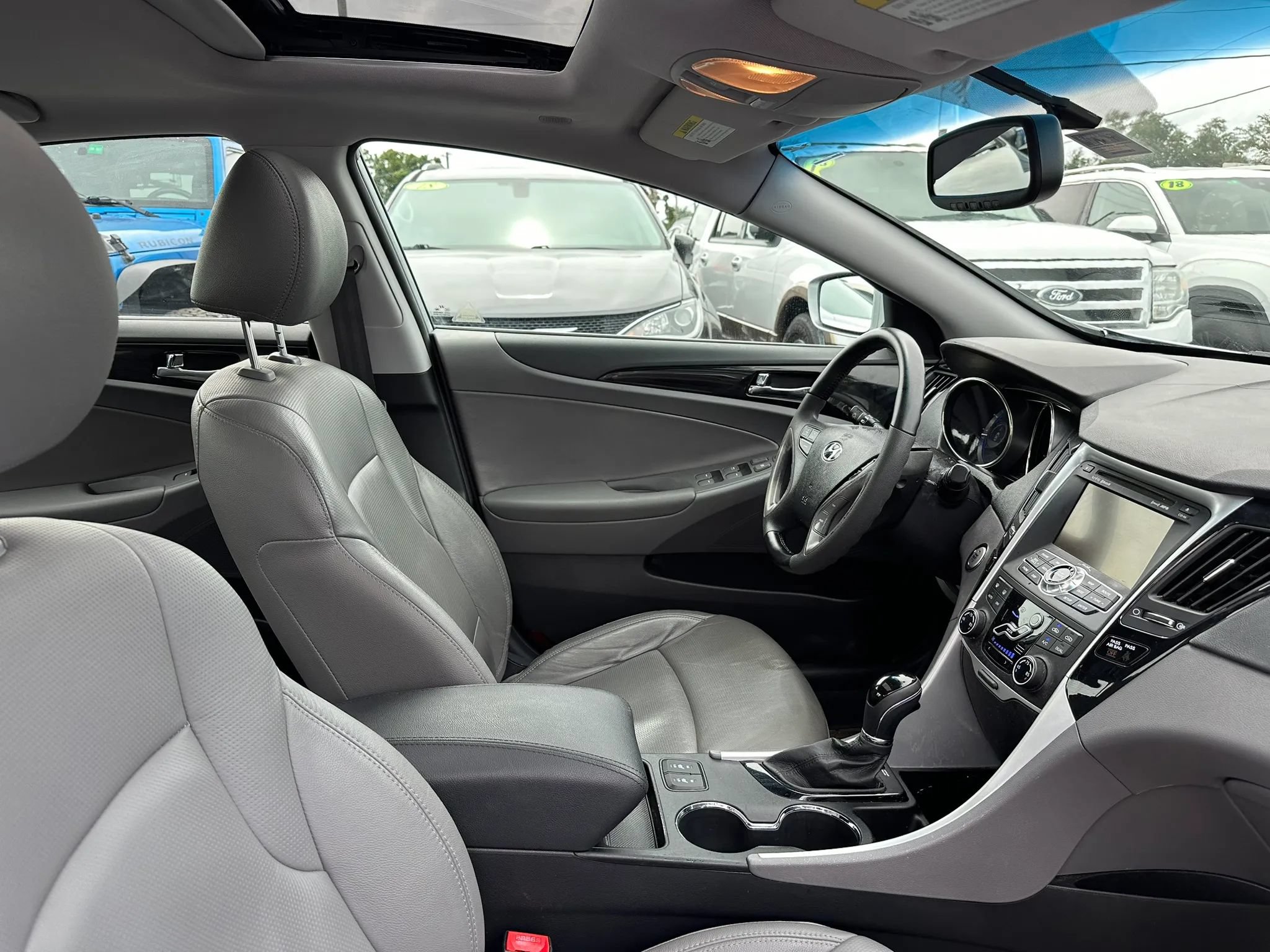 Used 2011 Hyundai Sonata Limited w/ Navigation Pkg 5 FWD image 17