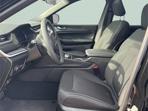 New 2025 Jeep Grand Cherokee L Laredo w/ Luxury Tech Group I image 9