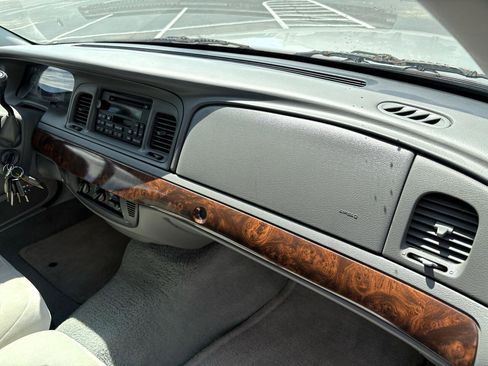 Used 2005 Mercury Grand Marquis GS image 21