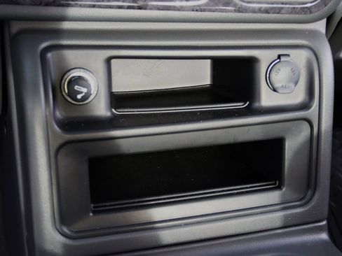 Used 2004 GMC Sierra 3500 SLT w/ Heavy-Duty Power Package image 27