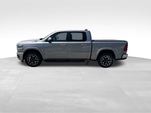 Used 2025 RAM 1500 Laramie AWD/4WD image 3