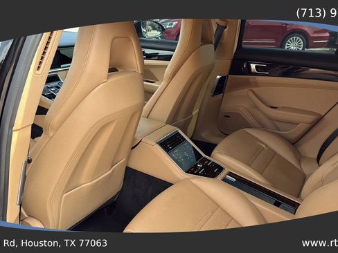 Used 2017 Porsche Panamera image 25