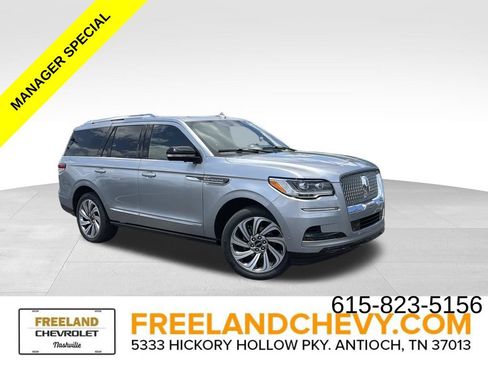 Used 2023 Lincoln Navigator Reserve AWD/4WD image 1