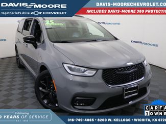 Used 2025 Chrysler Pacifica Limited video 1