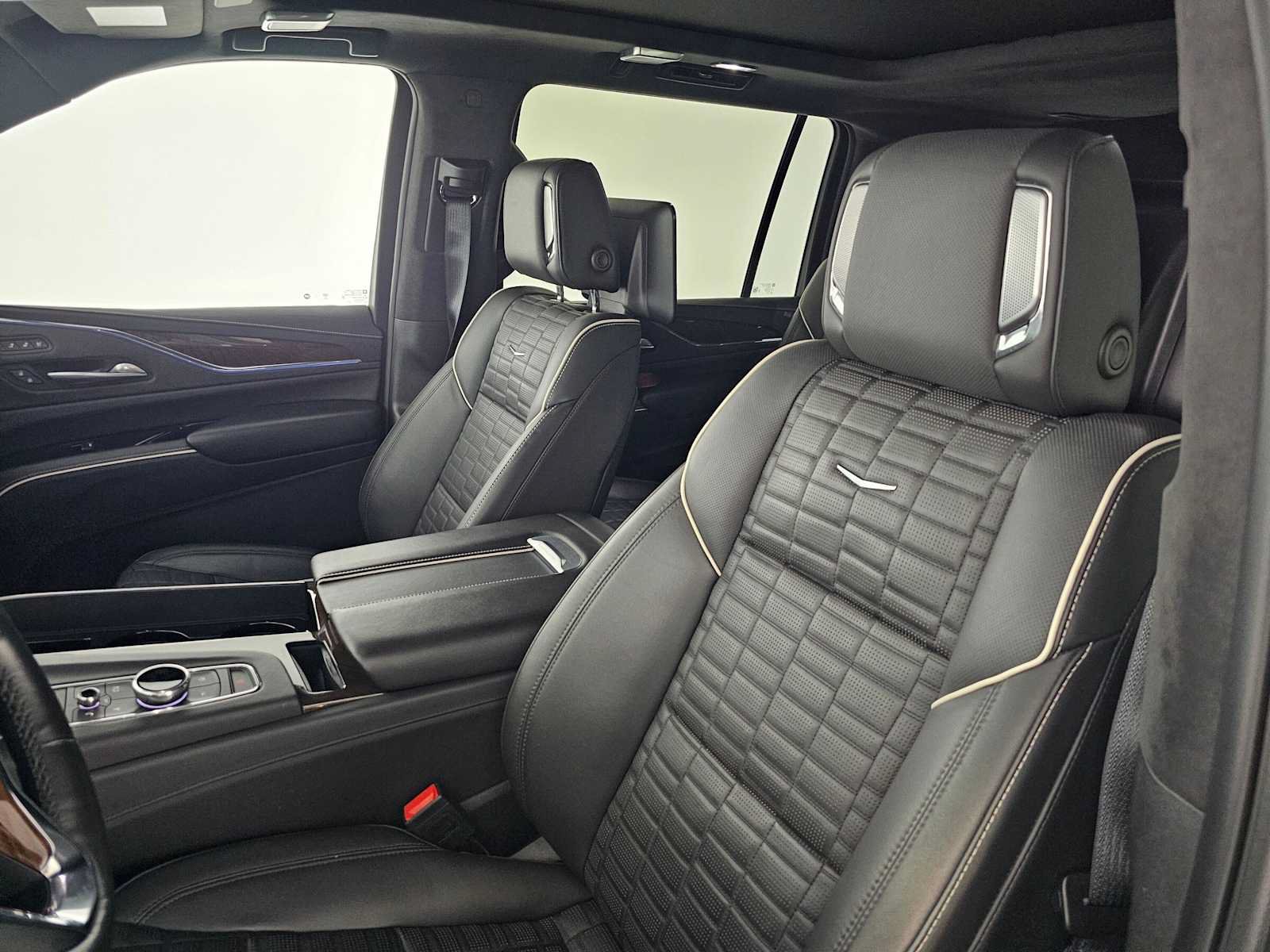 Certified 2024 Cadillac Escalade ESV Premium Luxury Platinum AWD/4WD image 24