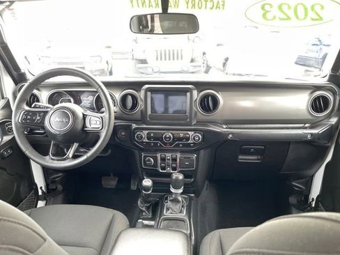 Used 2023 Jeep Gladiator Willys image 31