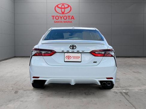 Used 2024 Toyota Camry SE image 4