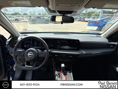 New 2025 Nissan Kicks SR image 34