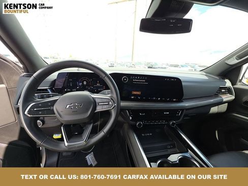 Used 2025 Chevrolet Suburban Z71 image 13