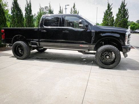Used 2025 Ford F250 Platinum AWD/4WD image 11