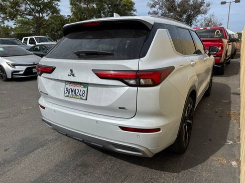 Used 2024 Mitsubishi Outlander SEL FWD image 2