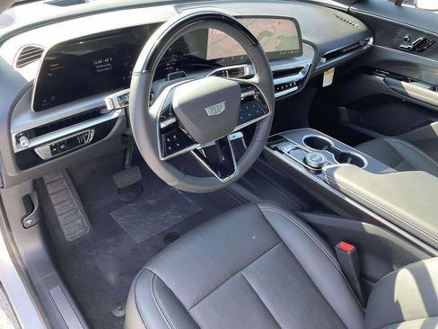 New 2026 Cadillac Lyriq Sport image 18