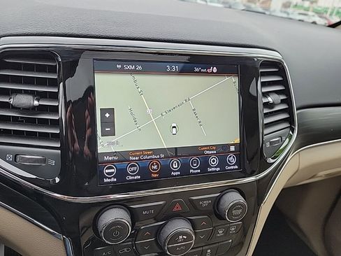 Used 2020 Jeep Grand Cherokee Limited image 21