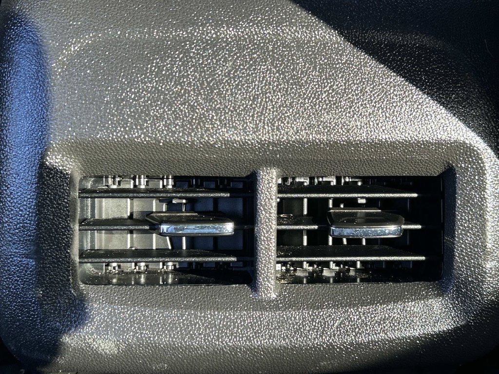 Used 2023 Chevrolet Equinox LS w/ LS Convenience Package FWD image 17