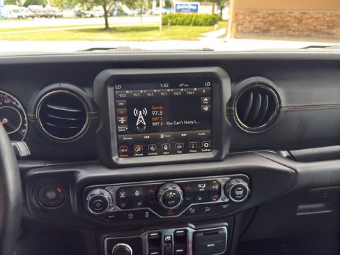 Used 2021 Jeep Wrangler Unlimited Sahara AWD/4WD image 55