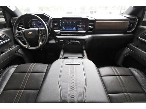 Used 2024 Chevrolet Silverado 2500 High Country w/ High Country Premium Package image 10