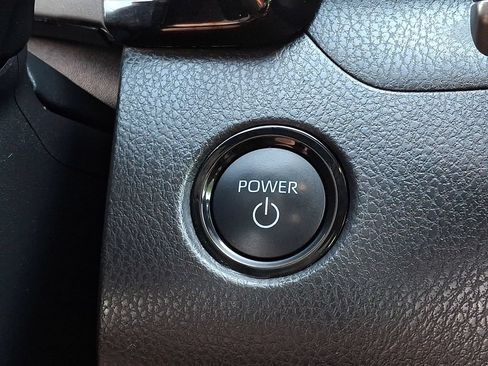 Used 2025 Toyota Camry SE FWD image 25