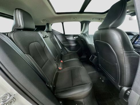 Used 2020 Volvo XC40 T5 Momentum w/ Protection Package AWD/4WD image 30