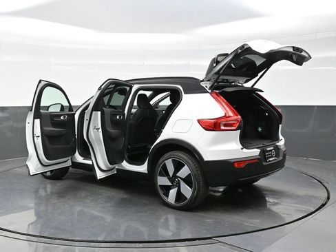 Used 2023 Volvo XC40 Recharge Ultimate w/ Protection Package Premier image 34