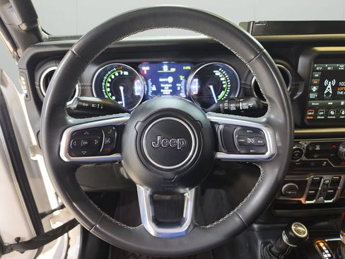 Used 2023 Jeep Wrangler Unlimited Sahara AWD/4WD image 21