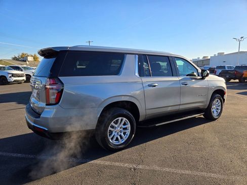 Used 2024 Chevrolet Suburban LT image 6