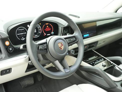 New 2026 Porsche Cayenne AWD/4WD image 4