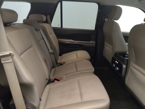 Used 2020 Ford Expedition XLT image 19