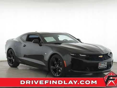 Used 2021 Chevrolet Camaro LT w/ Technology Package image 1