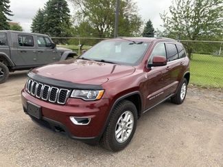 Used 2018 Jeep Grand Cherokee Laredo video 1