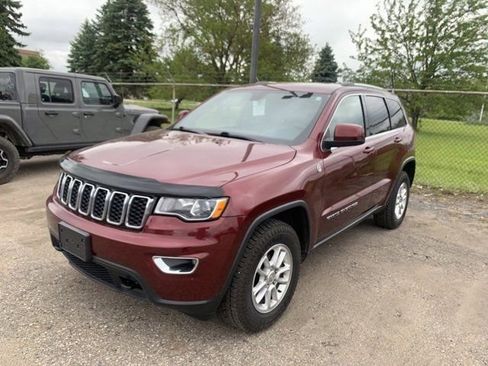 Used 2018 Jeep Grand Cherokee Laredo image 1