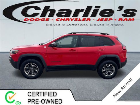 Used 2019 Jeep Cherokee Trailhawk AWD/4WD image 1