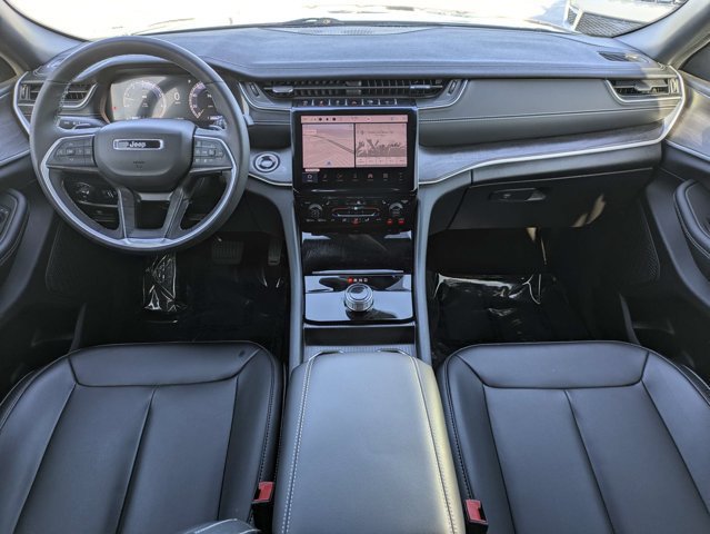 Used 2024 Jeep Grand Cherokee Limited RWD image 16