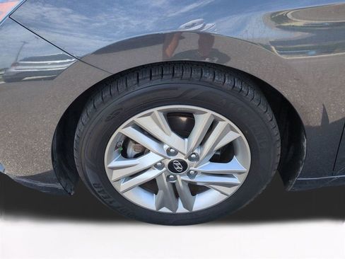 Used 2020 Hyundai Elantra Value Edition FWD image 11
