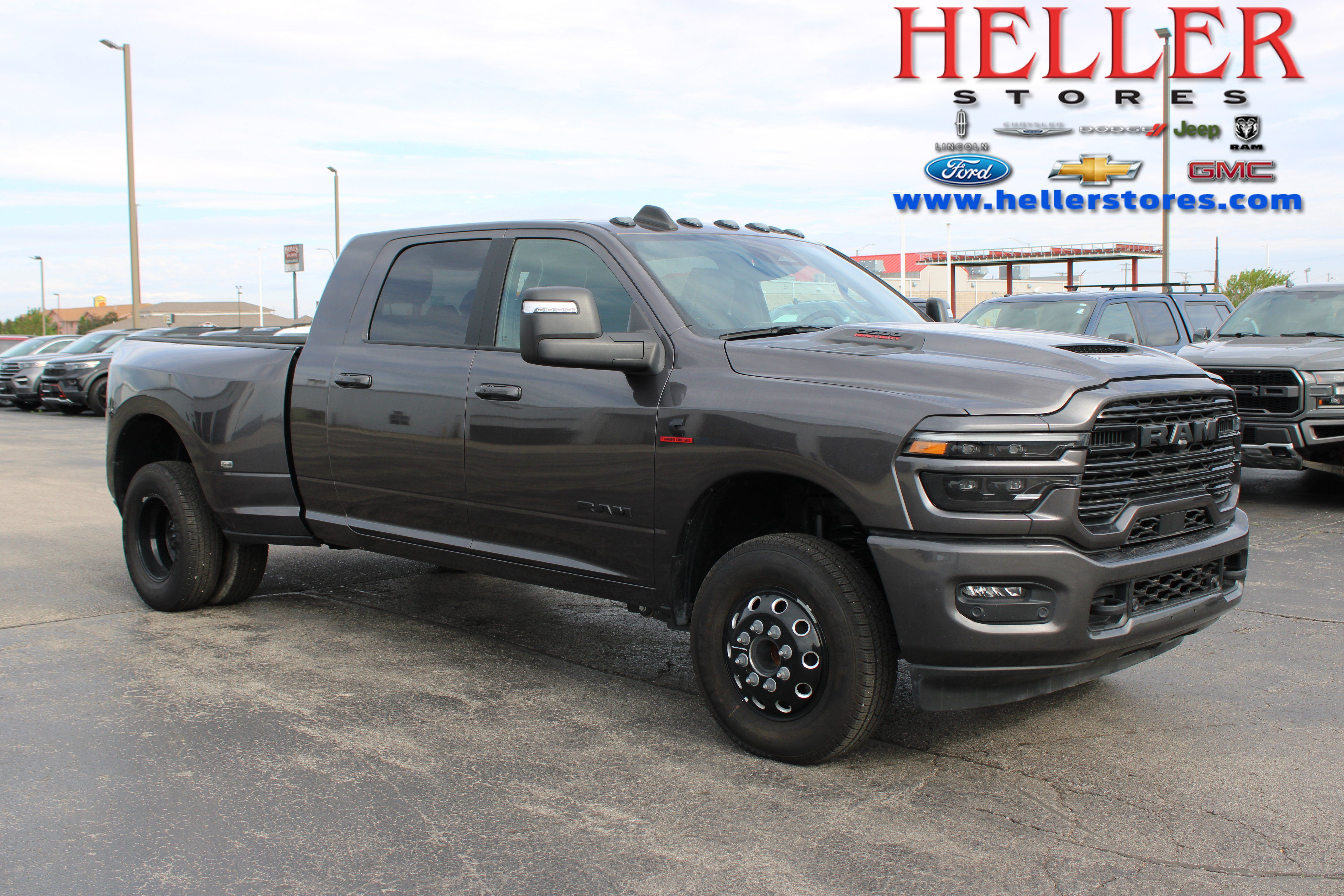 Used 2025 RAM 3500 Laramie w/ Night Edition AWD/4WD image 1