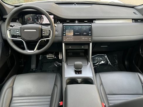 Certified 2025 Land Rover Discovery Sport Dynamic SE image 14
