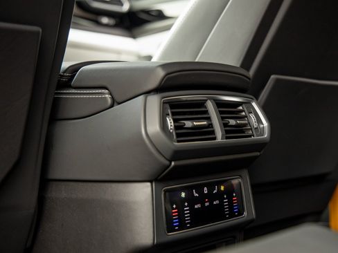 Used 2024 Lamborghini Urus S image 35