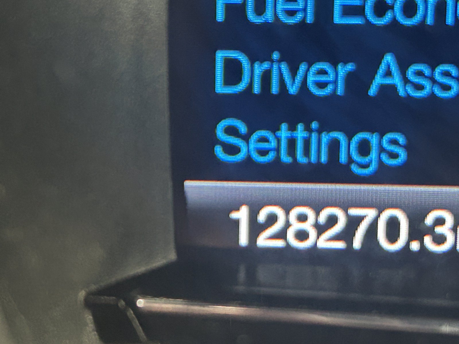Used 2018 Ford Explorer XLT w/ Equipment Group 201A FWD image 15