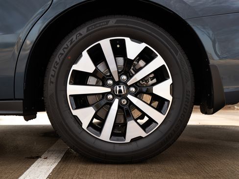 Certified 2026 Honda Odyssey EX-L image 15